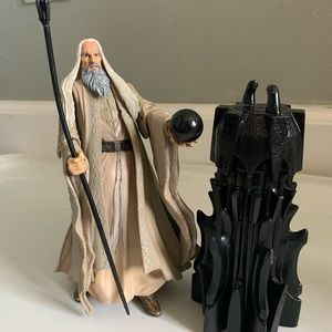 The Lord of the Rings Saruman with floating Palantir